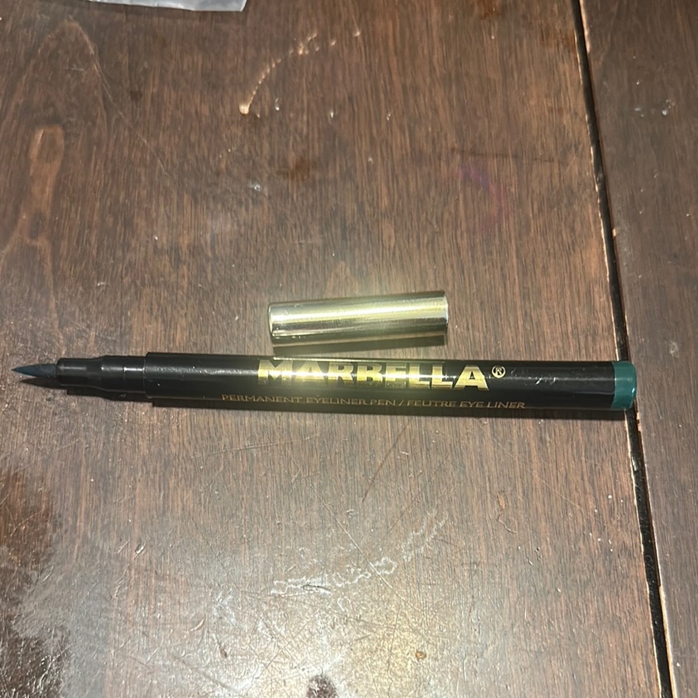 Karrella Permanent Eyeliner Pen in Black and Gold deep green